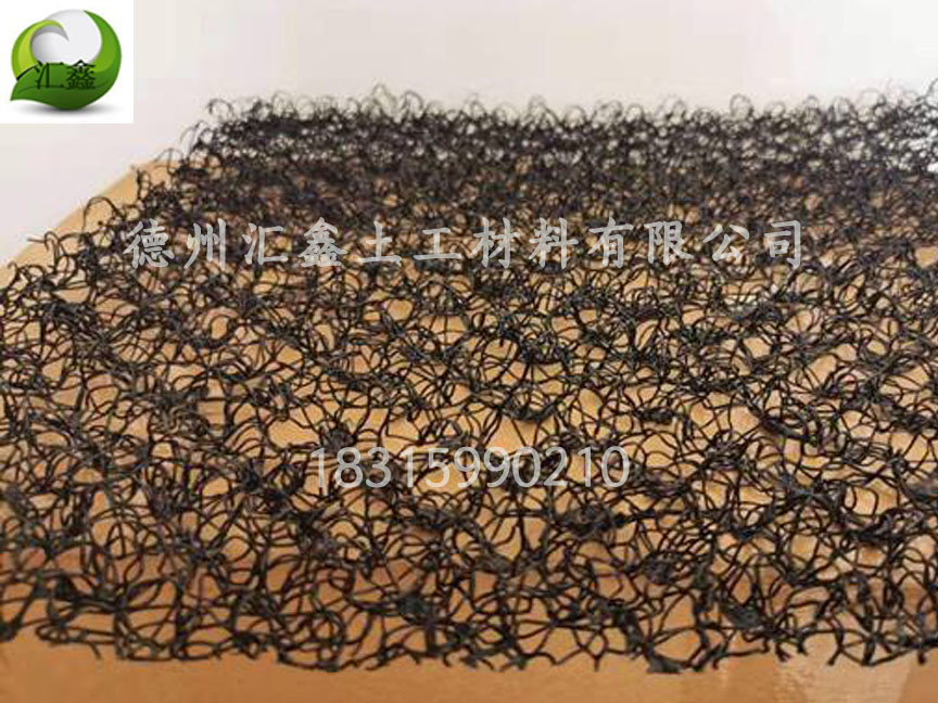 水土保護毯一種立體護坡綠化材料(圖1)